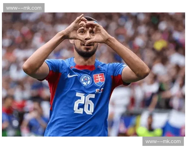 瑞士稳定源于中场双后腰 扎卡弗鲁勒压缩空间保持防守平衡 瑞士稳定源于中场双后腰 扎卡弗鲁勒压缩空间保持防守平衡